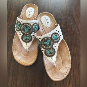 Clark’s Latin Circle White with turquoise beads - Sandles 8M